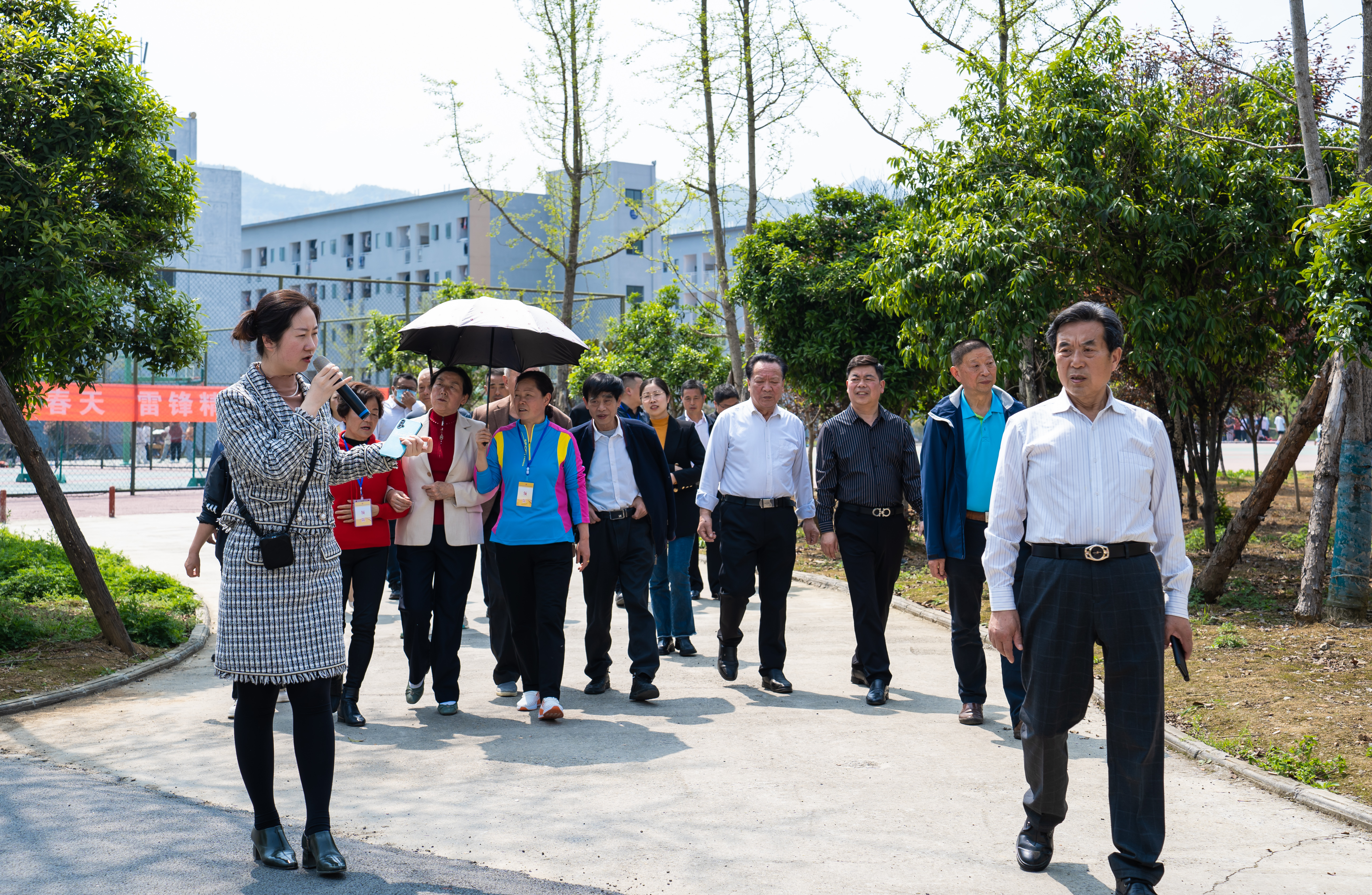 铜仁市老体协领导一行来校参观考察(图1)