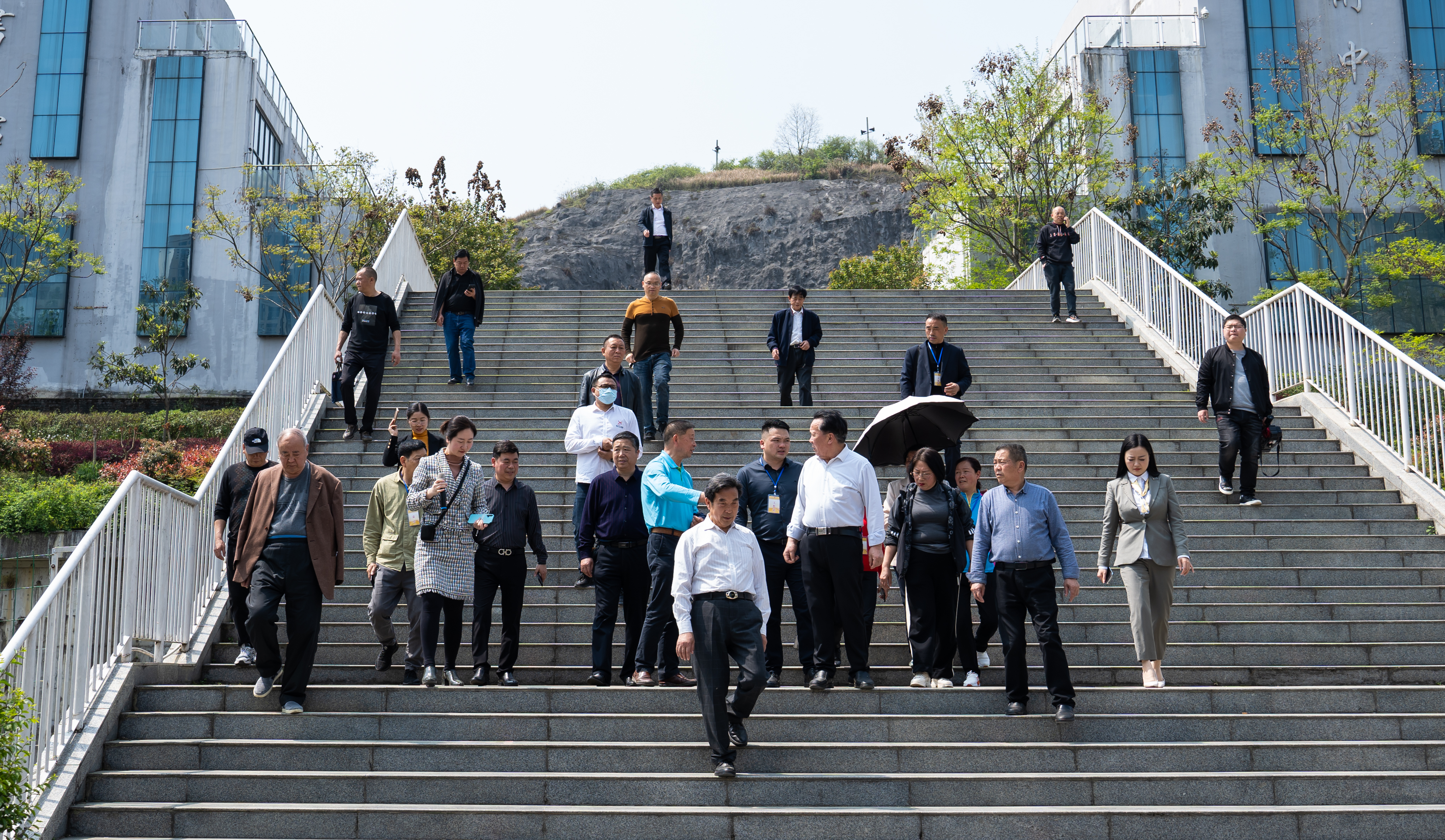 铜仁市老体协领导一行来校参观考察(图2)